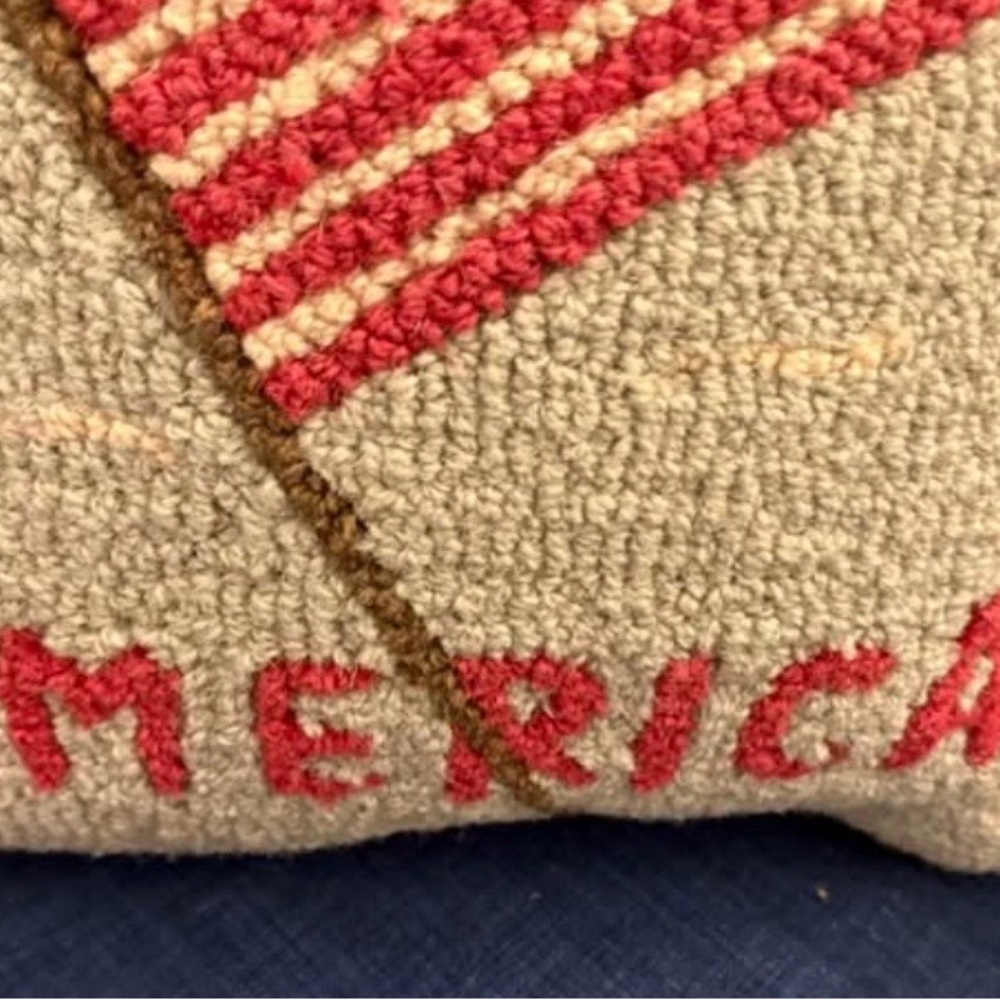 Vintage patriotic hook pillow - Picture 4 of 7